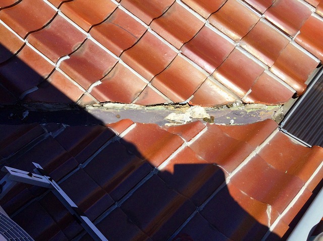 明石市にて言雨漏り修理を行った瓦屋根